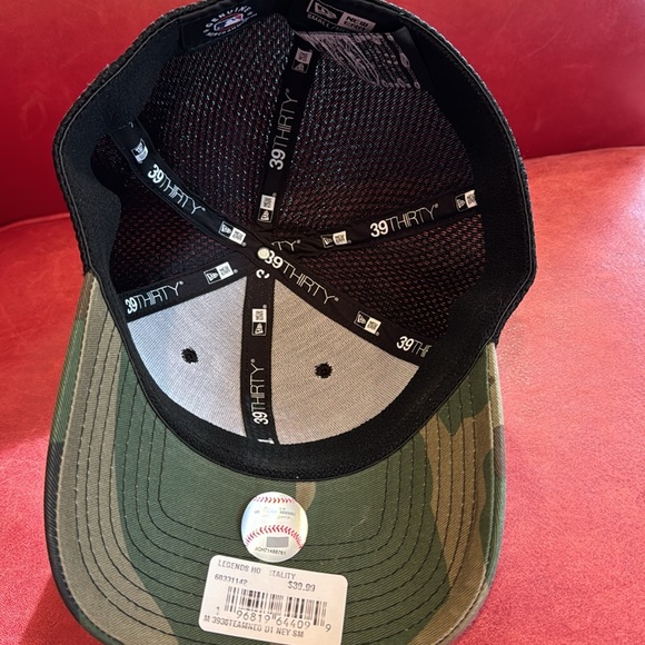 Yankees hat - Picture 2 of 3